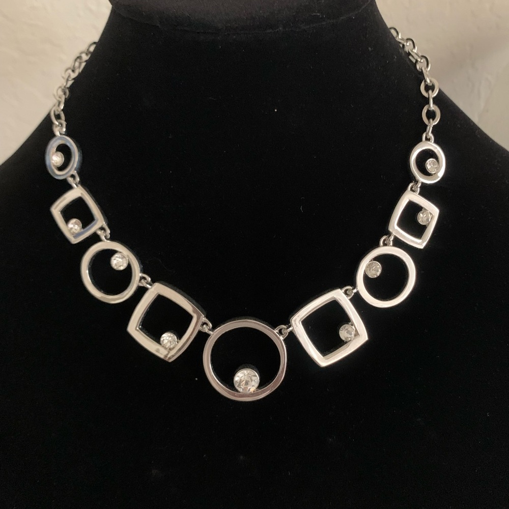 White House Black Market reversible necklace